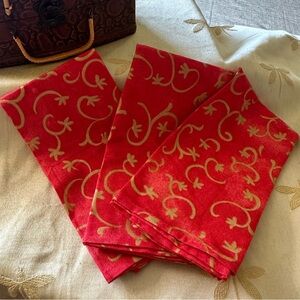 Set of 3 Designers Guild 100% Cotton Red & Metallic Gold Swirl Cloth Napkins.